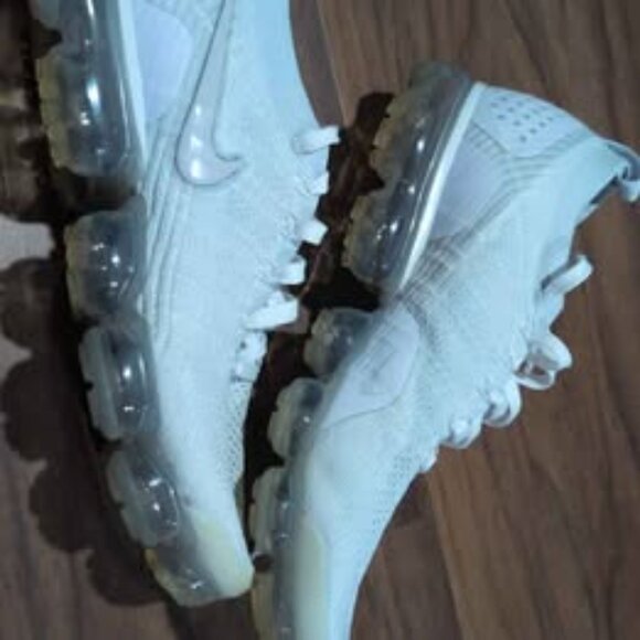 Women's Nike Air VaporMax 2 White Pure Platinum size 11 - Picture 6 of 7
